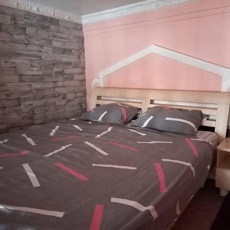 Площа Старий Ринок З Балконом Lägenhet Lviv Exteriör bild